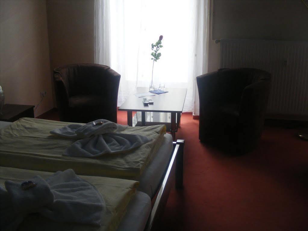 Pension Tempelhof Берлін Екстер'єр фото