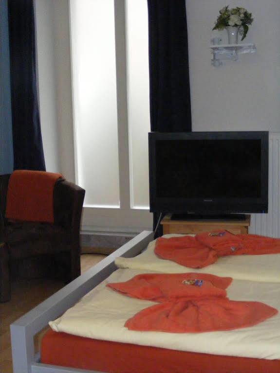 Pension Tempelhof Берлін Екстер'єр фото